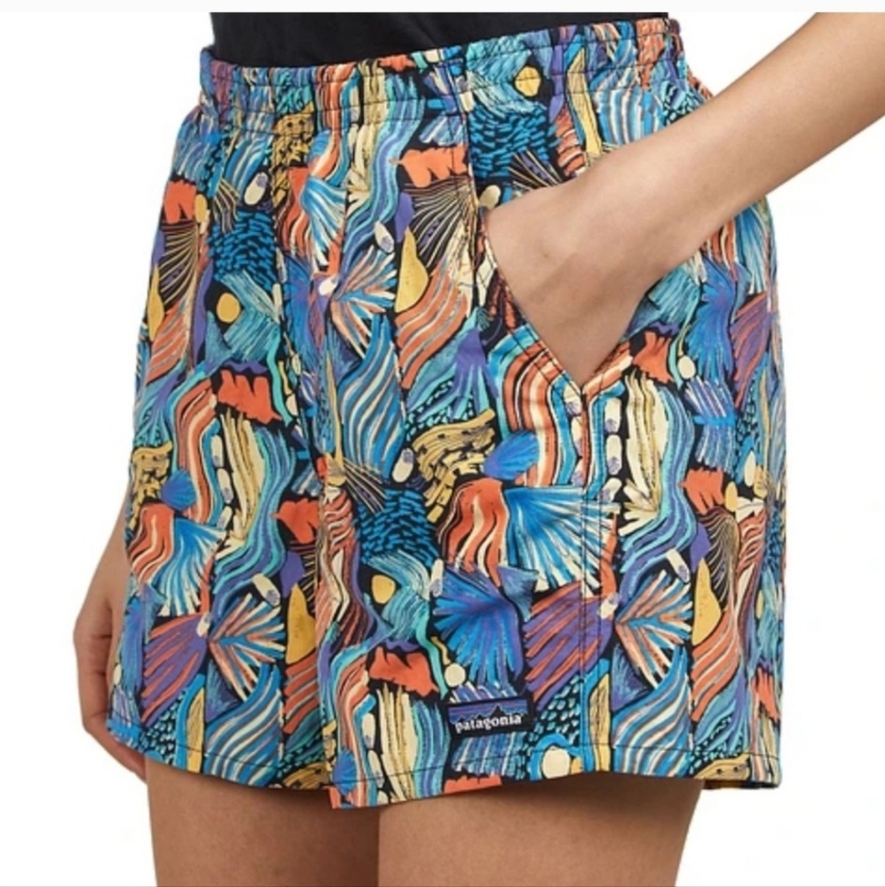 Patagonia Blue and Orange Cargo Shorts with Relaxed Fit Size Small